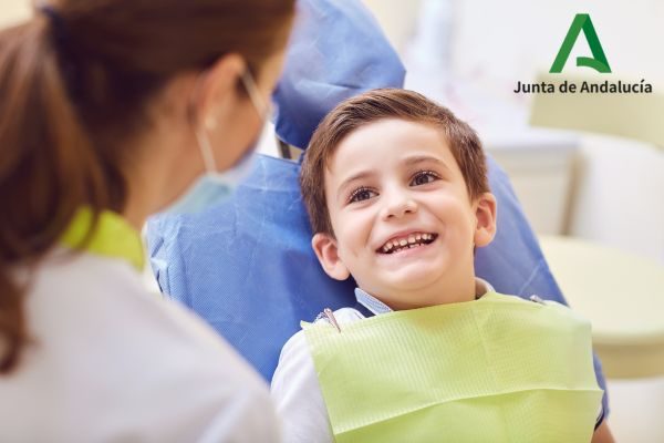 niño-pequeño-en-dentista